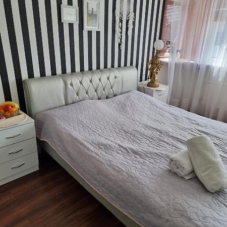 Hollybush Private House Hotel Лутън Екстериор снимка
